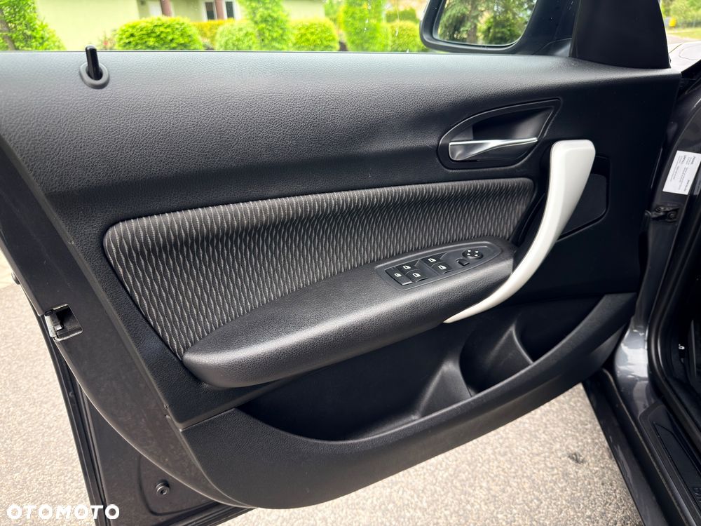 BMW Seria 1 118i Sport Line - 18
