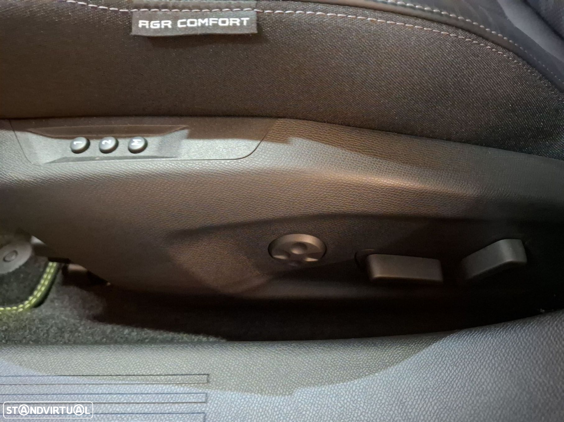 Peugeot 408 1.6 Hybrid GT e-EAT8 - 24