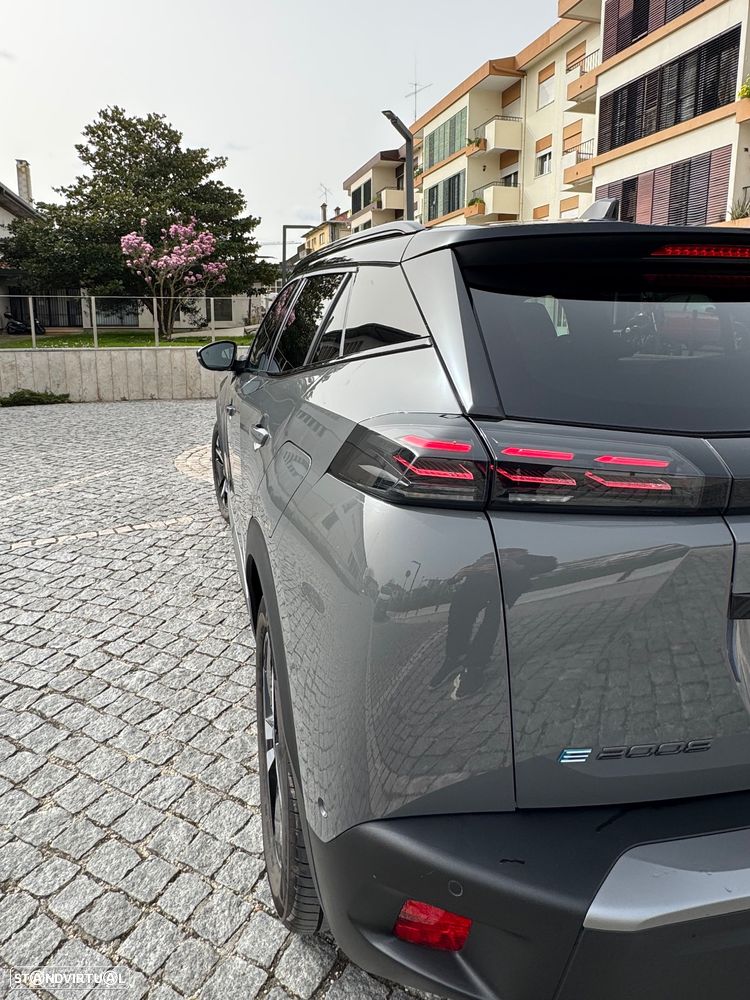 Peugeot e-2008 54 kWh GT - 6