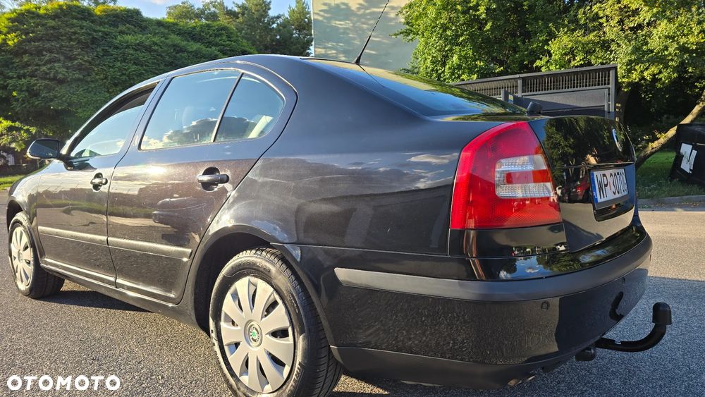 Skoda Octavia 1.6 Ambiente - 5