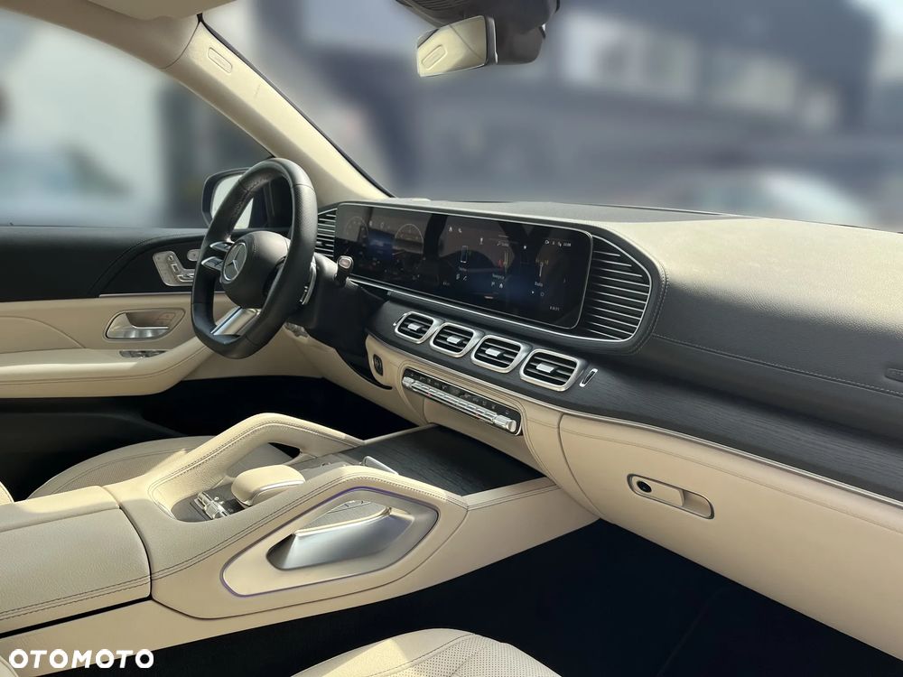 Mercedes-Benz GLS - 13