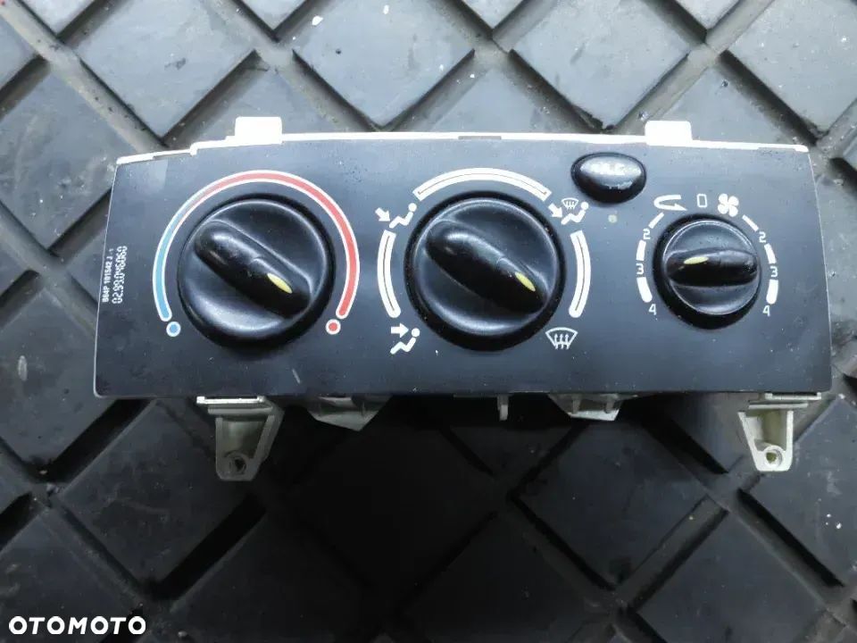 PANEL NAWIEWU RENAULT MEGANE I 662369C POSIADAM 2 SZT - 1