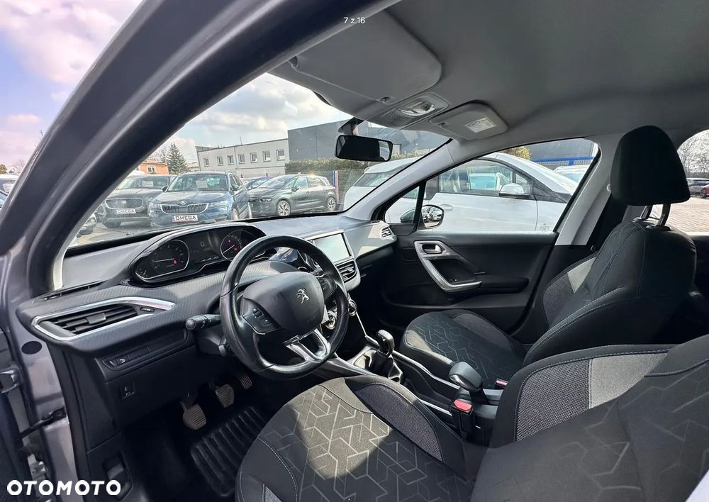 Peugeot 2008 1.2 Pure Tech Style - 7
