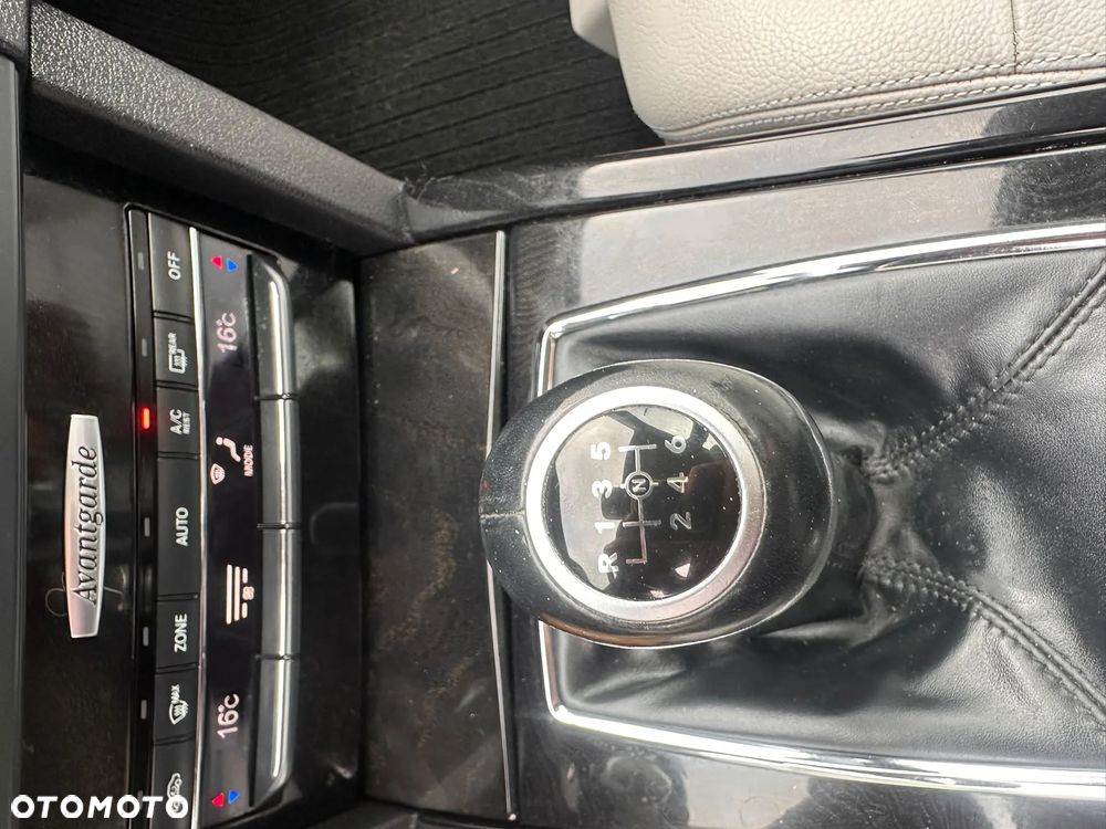 Mercedes-Benz Klasa E 220 CDI DPF BlueEFFICIENCY Avantgarde - 7