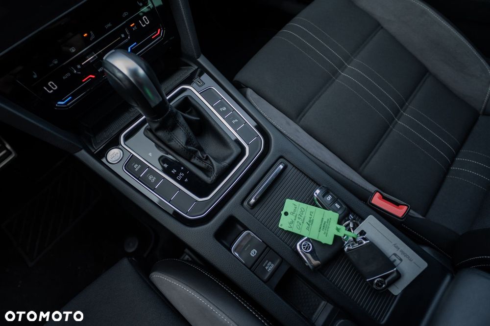 Volkswagen Passat - 21