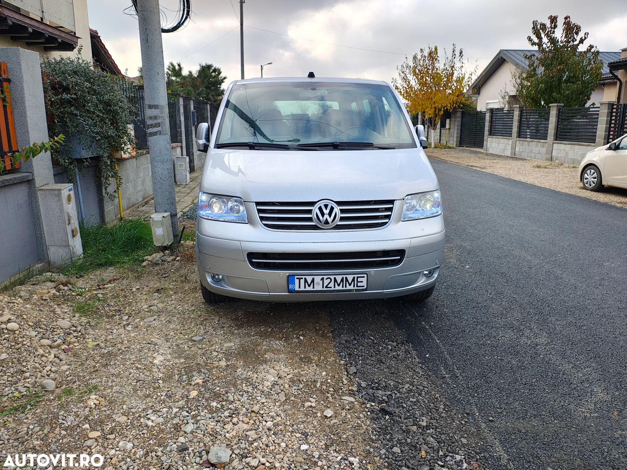 Volkswagen Multivan - 1