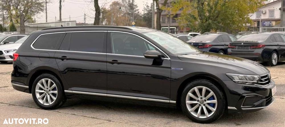 Volkswagen Passat - 11