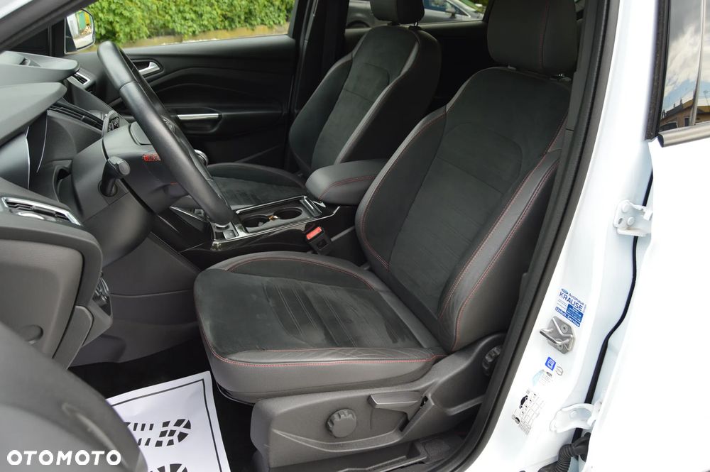 Ford Kuga 1.5 EcoBoost 2x4 ST-Line - 6