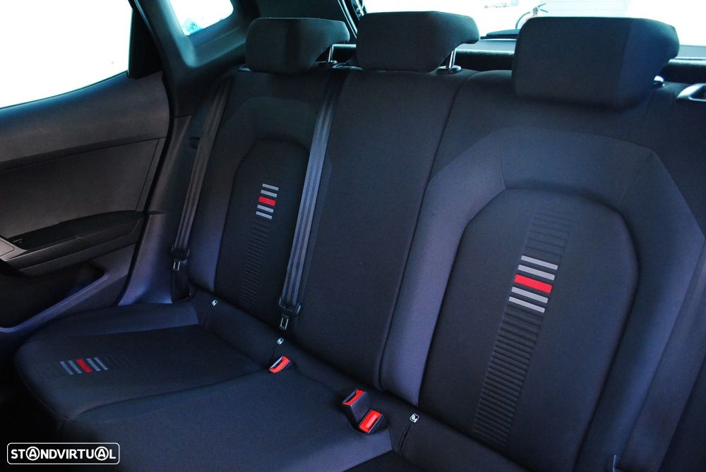 SEAT Arona 1.0 TSI FR - 33