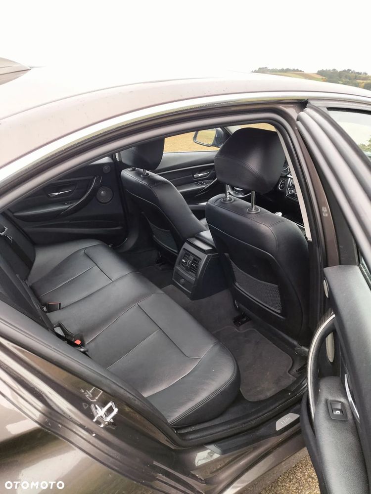 BMW Seria 3 320d - 5