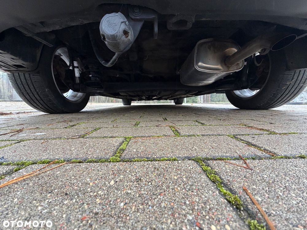 Kia Carens 1.7 CRDi Vision - 9