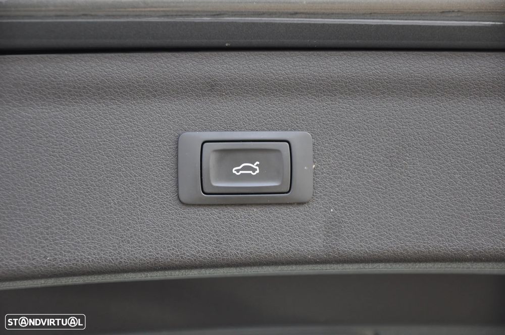 Audi Q3 2.0 TDI S-line - 47