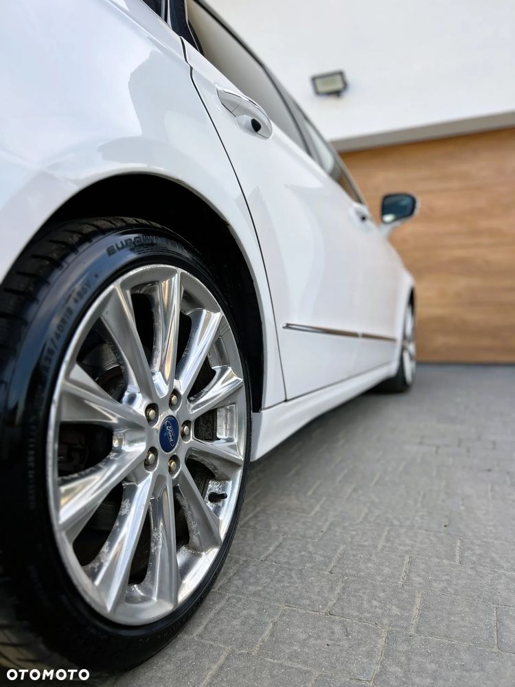 Ford Mondeo - 36