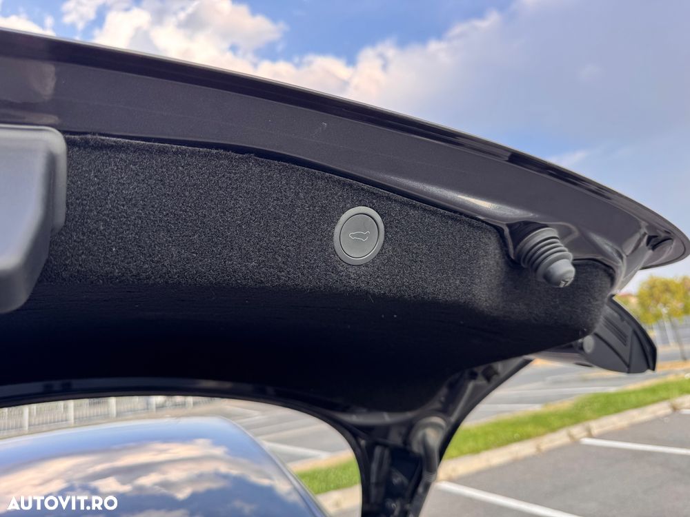 Tesla Model 3 Long Range - 11