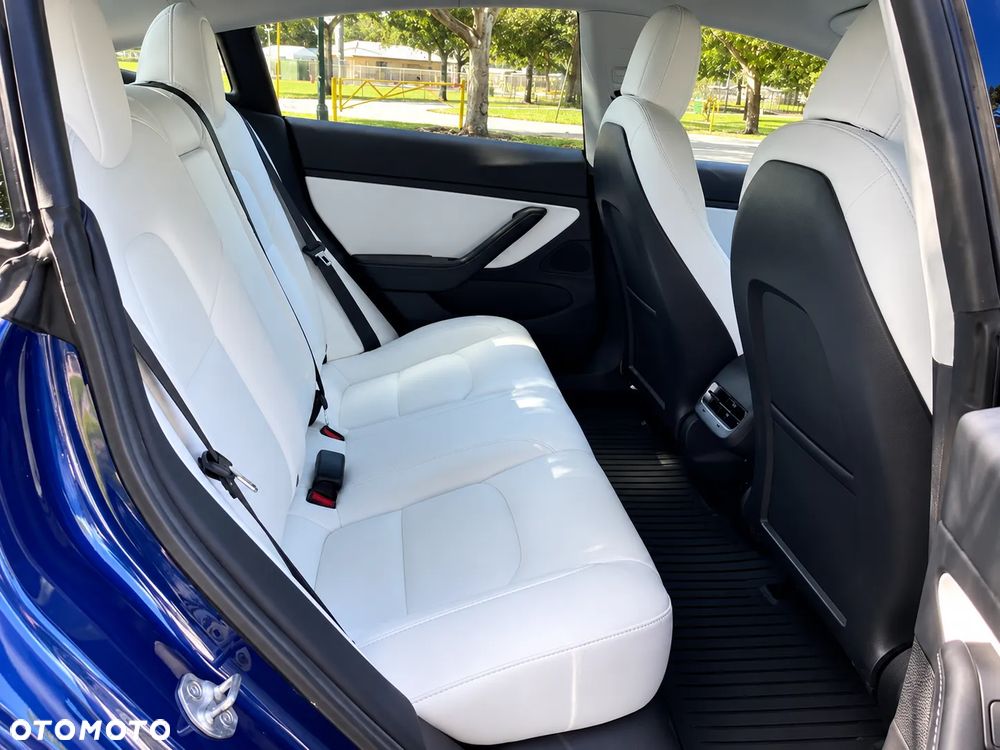 Tesla Model 3 Langstreckenbatterie Allradantrieb Dual Motor Performance - 16