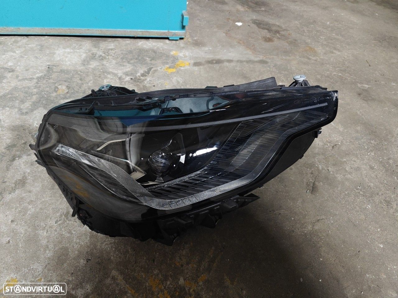 Farol Frente Direito / Otica Direita Bmw 2 G87 M2 8083636-04 Zkw 1216. - 1