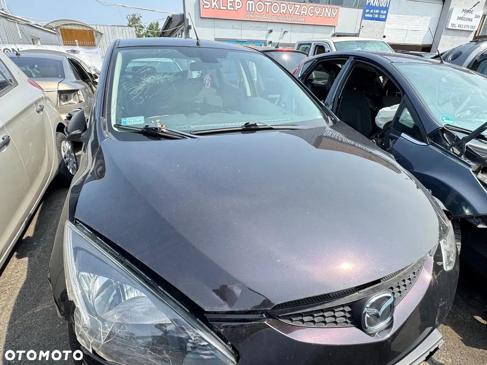 Mazda 2 II 2010r  1.3 benzyna 86 KW  - samochód cały na części - 3