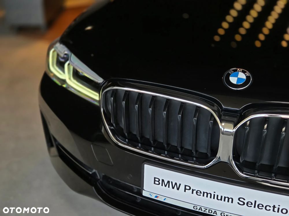 BMW Seria 5 520d xDrive MHEV - 6