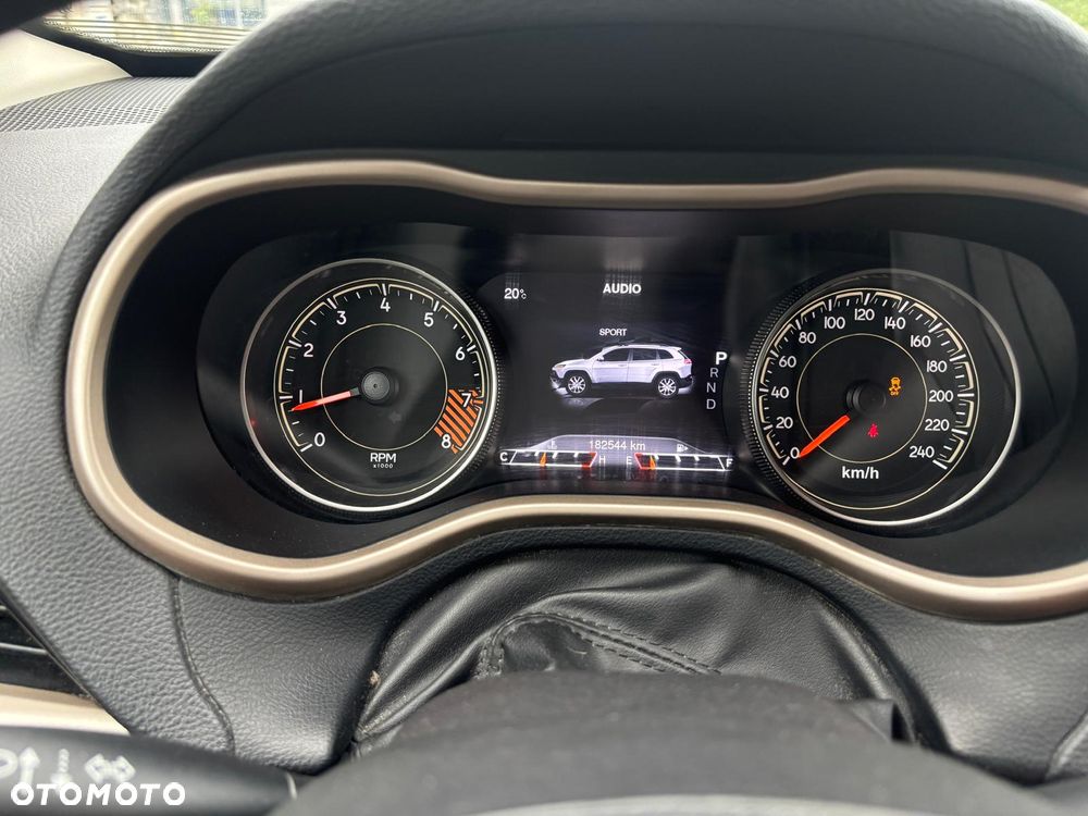 Jeep Cherokee 3.2 V6 Active Drive I Limited - 24