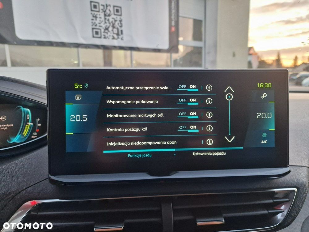 Peugeot 3008 1.6 PureTech HYbrid GT Line S&S EAT8 - 26