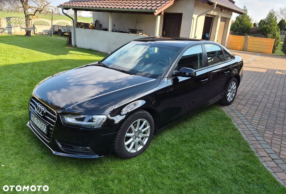 Audi A4 Limousine - 1