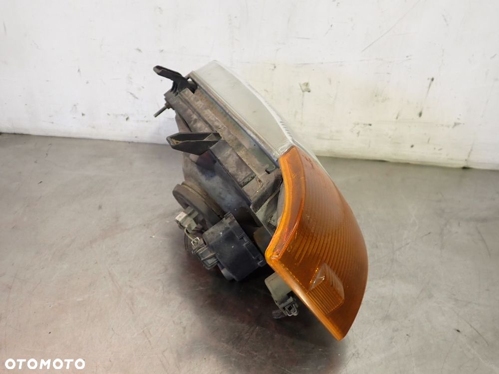 LAMPA PRAWA PRZEDNIA VOLKSWAGEN T4 - 4