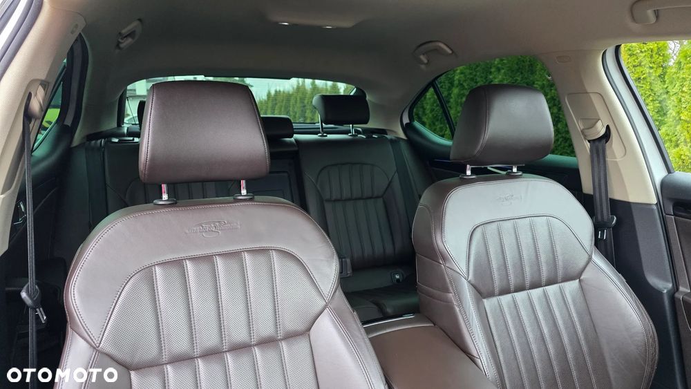 Skoda Superb 2.0 TDI L&K DSG - 38