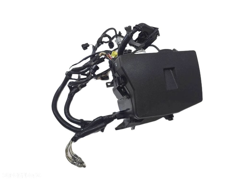 skrzynka bezpieczników toyota verso 2.0 2.2 D D4D 09r