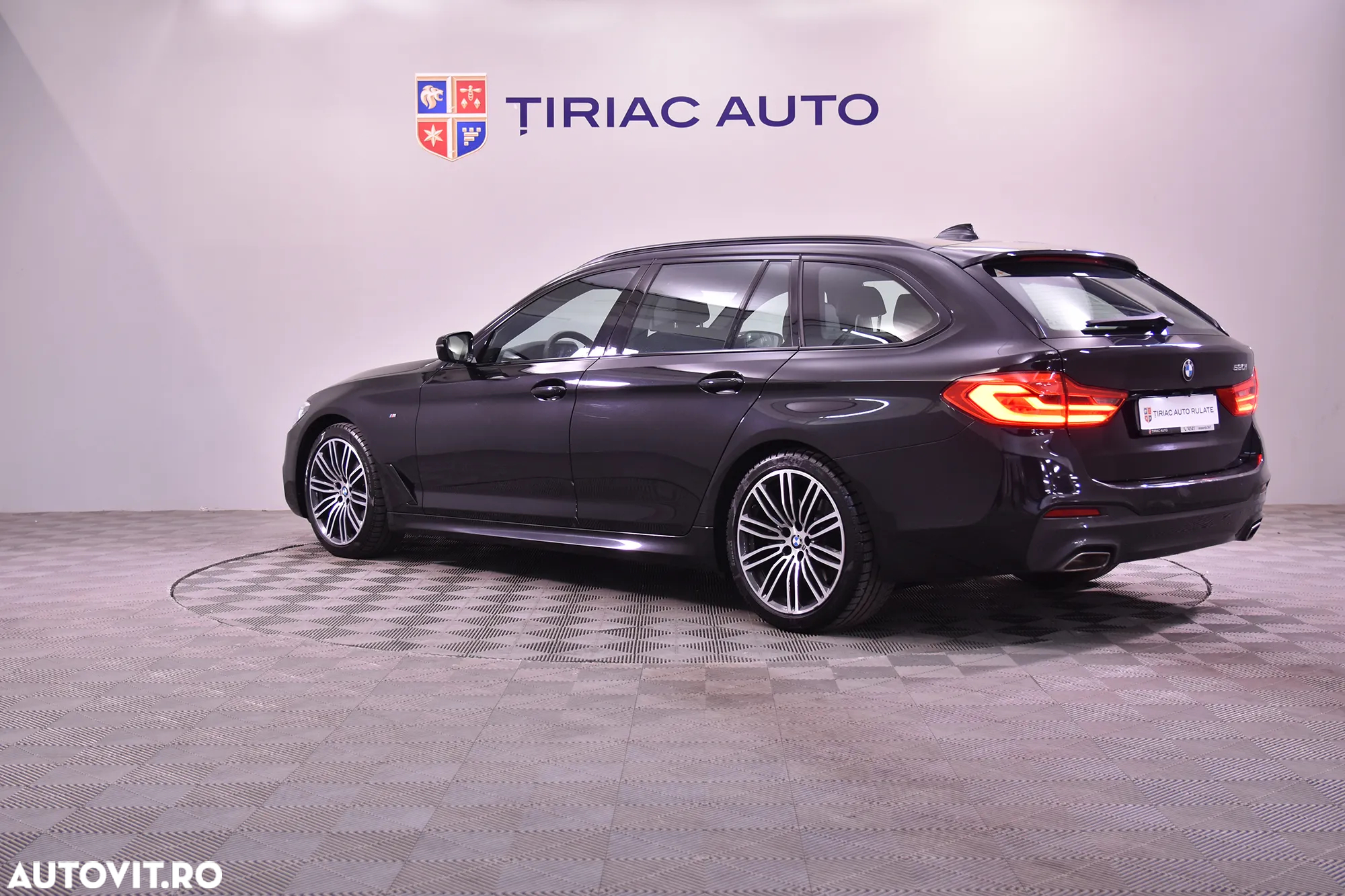 BMW Seria 5 520i Touring Aut. M Sport Edition - 3