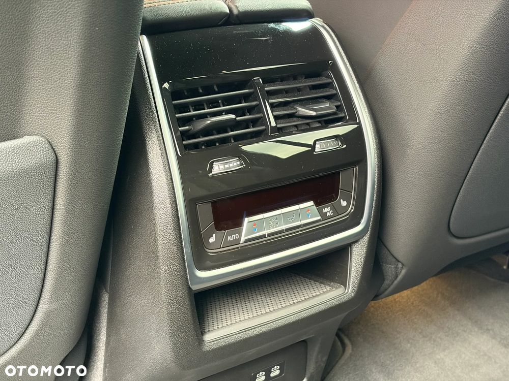 BMW X7 M60i xDrive mHEV sport - 34