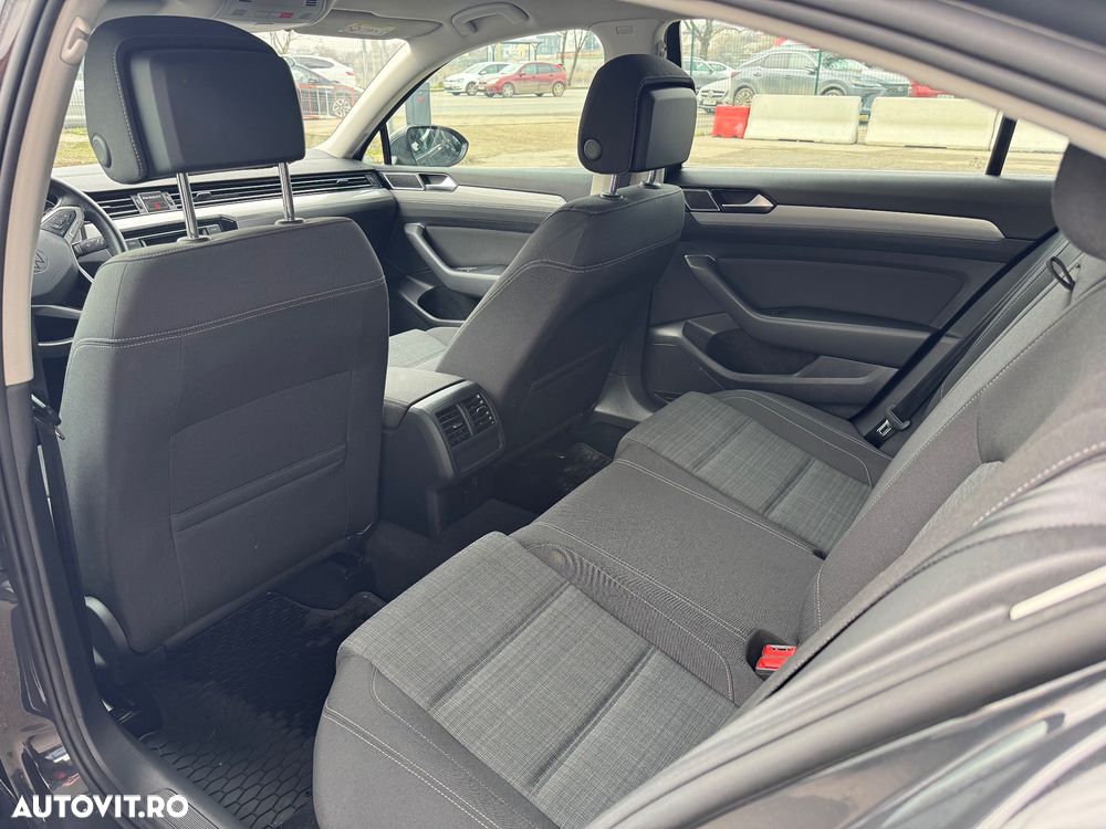 Volkswagen Passat 2.0 TDI DSG Comfortline - 13