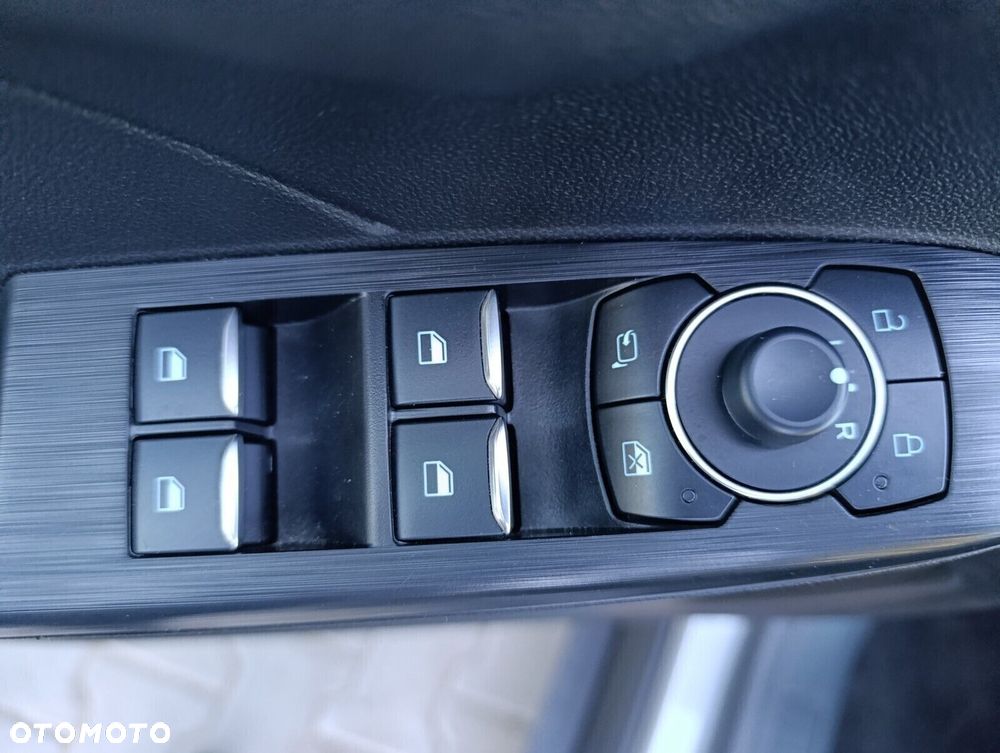 Ford Kuga - 31