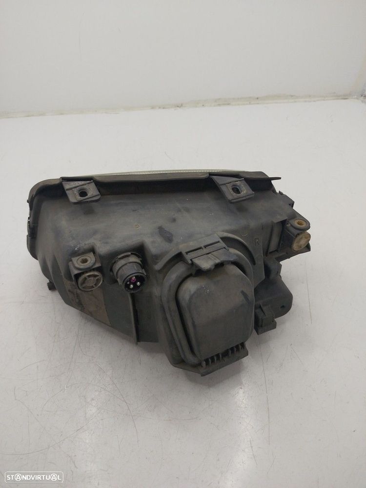Farol/ Otica Dianteiro Dto Audi A4 (8D2, B5) - 2