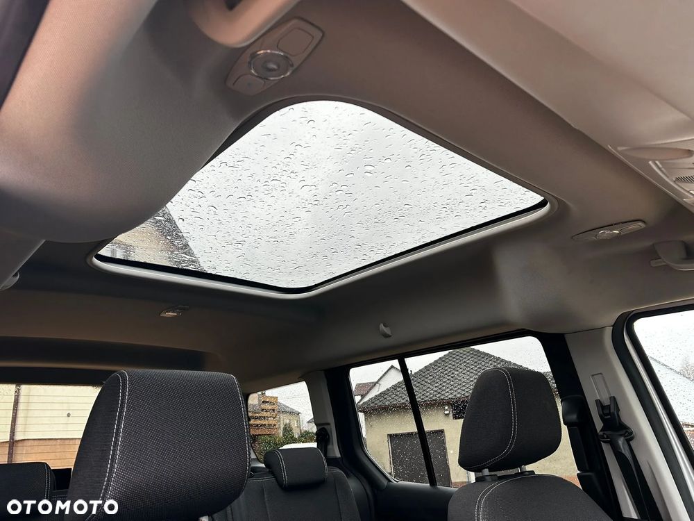 Ford Tourneo Connect 1.5 TDCi Titanium - 17