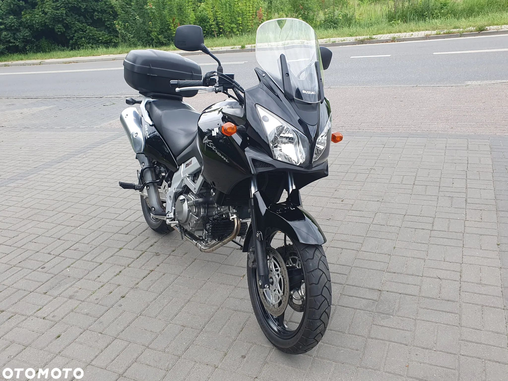 Suzuki V-STROM - 1
