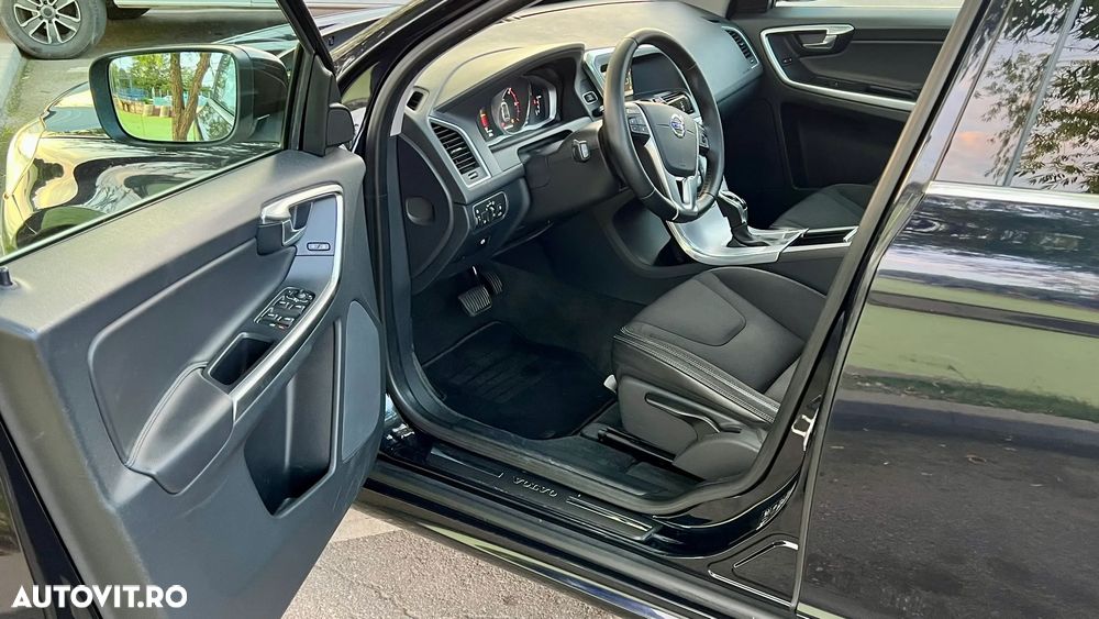 Volvo XC 60 D5AWD Momentum - 7