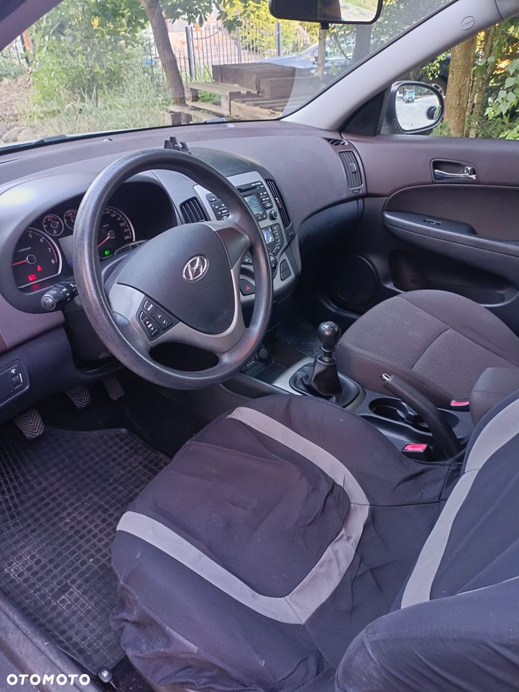 Hyundai i30 1.6 Comfort - 10