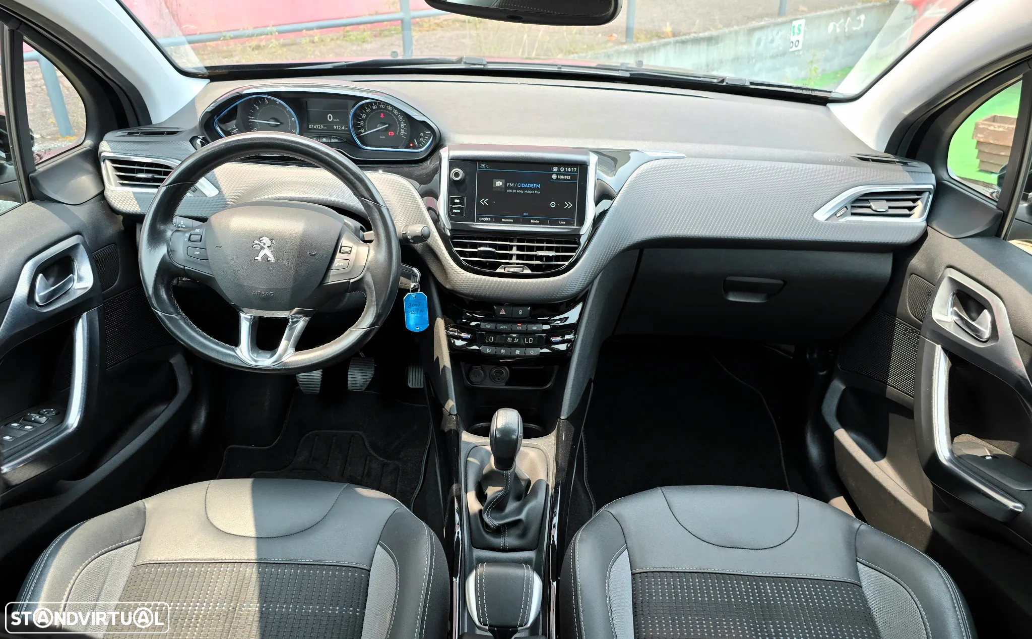 Peugeot 2008 1.2 PureTech Allure - 17