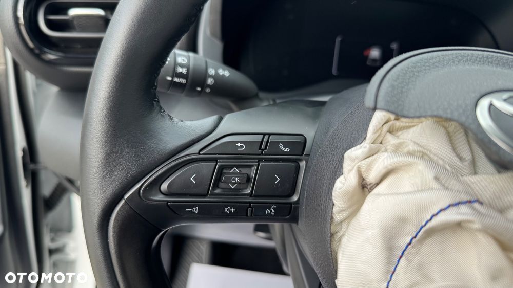 Toyota Yaris Hybrid 1.5 Style - 25