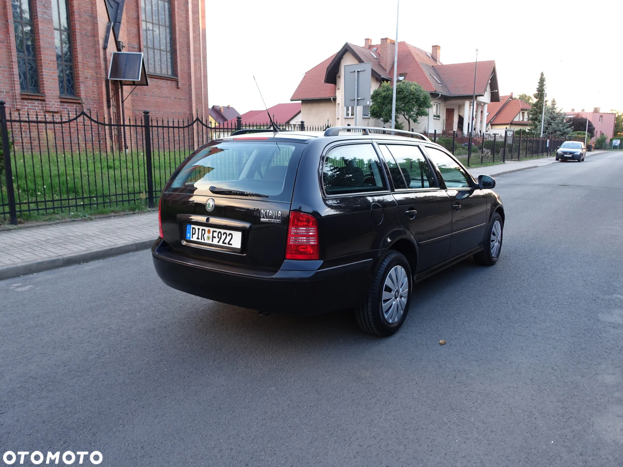 Skoda Octavia 1.6 Combi Tour - 5