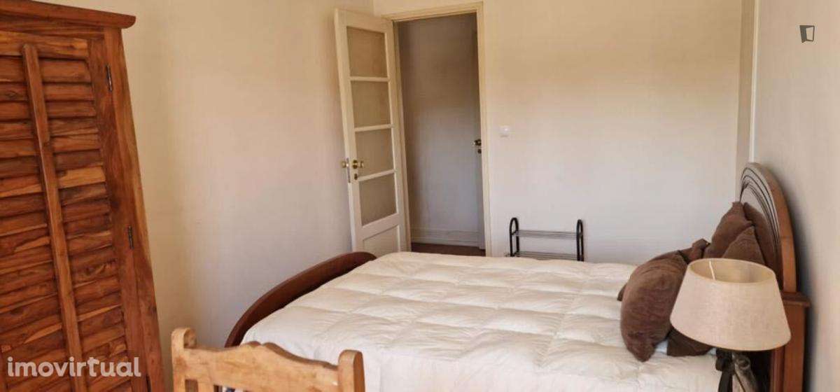 Quarto - localizado em Roma-Areeiro Lisbon - Grande imagem: 2/39