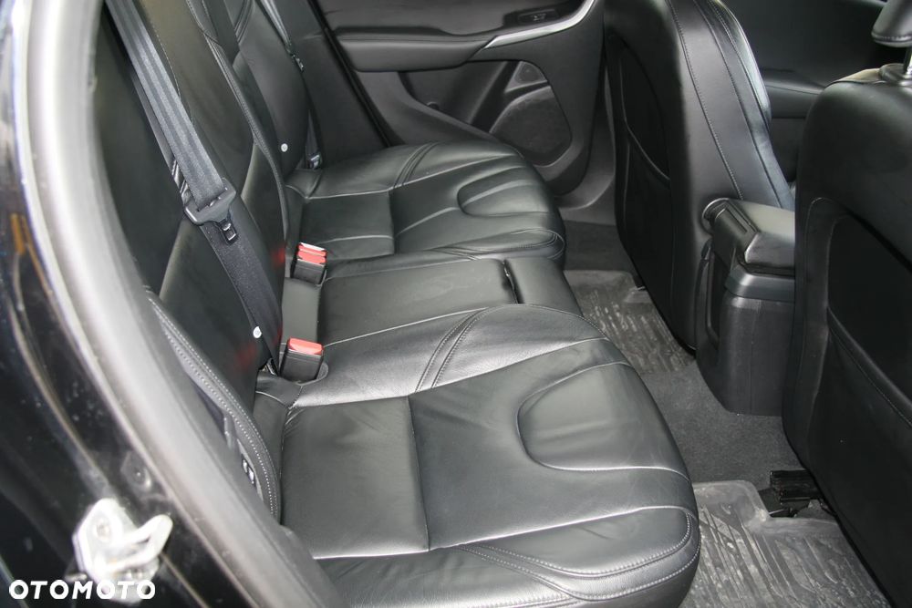 Volvo V40 T2 Momentum - 6