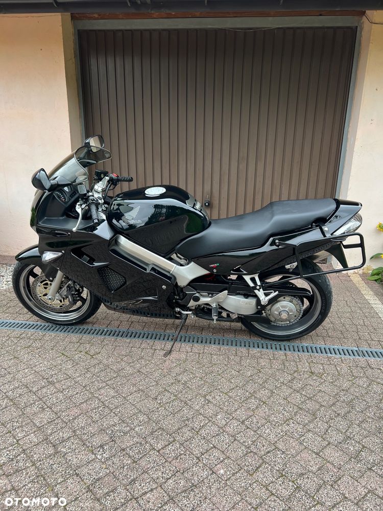 Honda VFR - 21