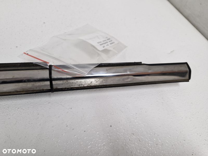 mazda cx7 lift listwa zgarniająca drzwi prawy przód - 3