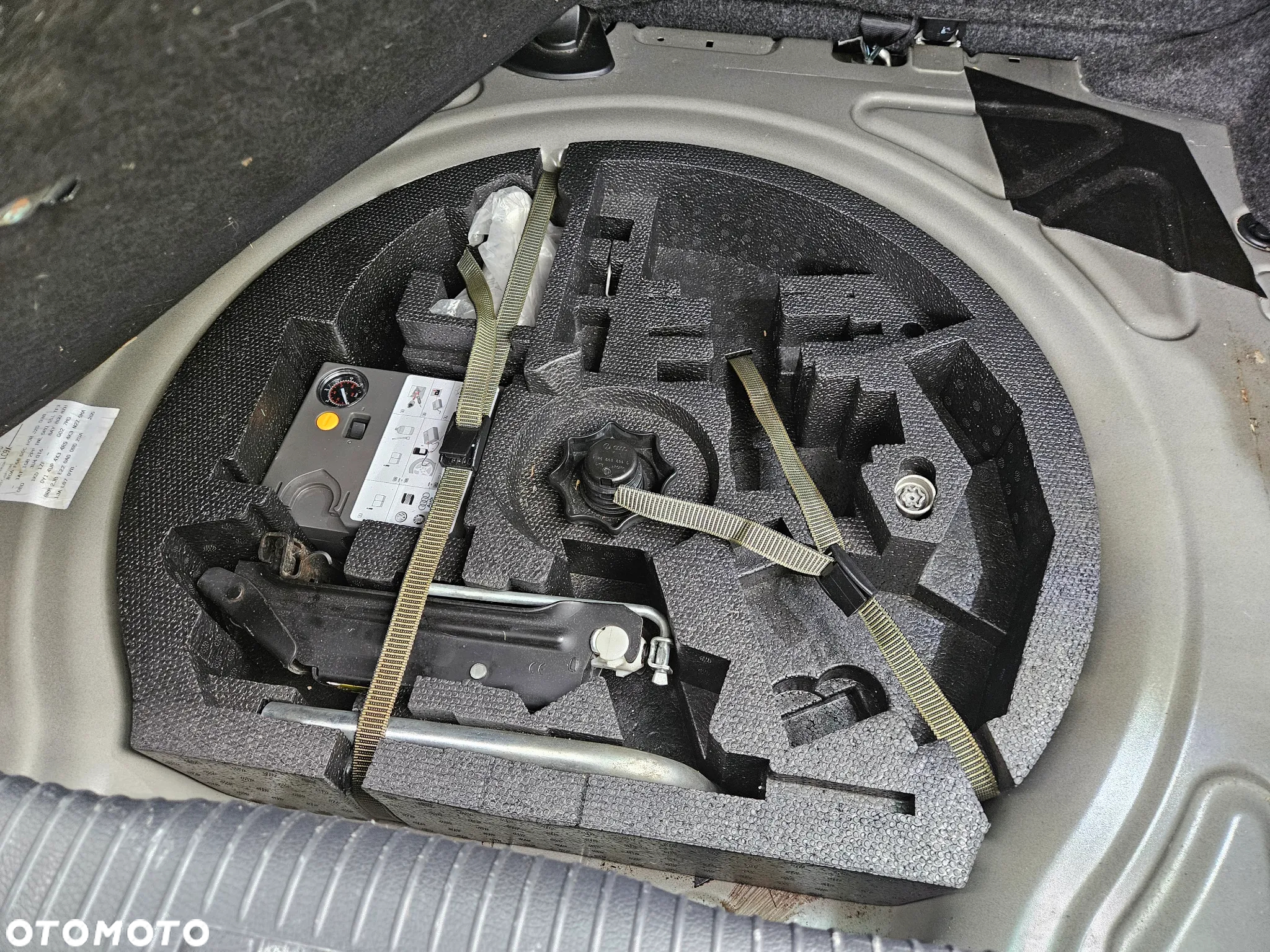 Volkswagen Golf - 6