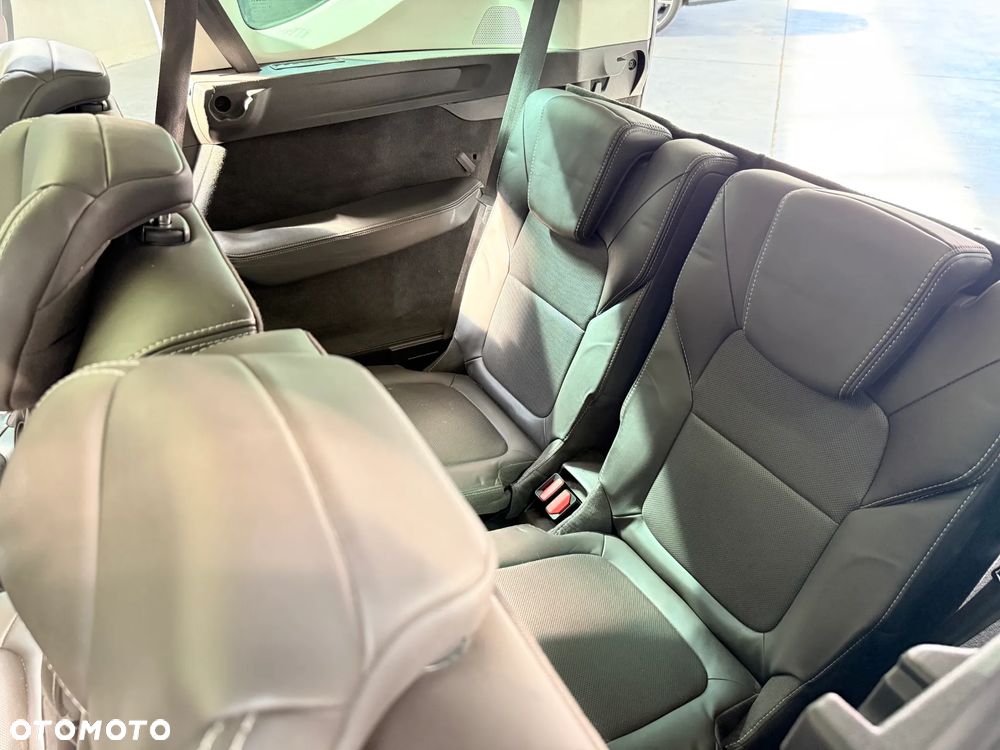 Renault Espace 1.6 TCE Initiale Paris EDC 7os - 28