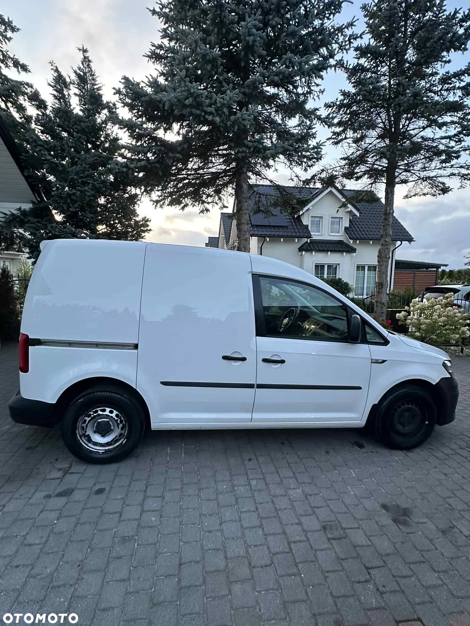 Volkswagen Caddy - 10