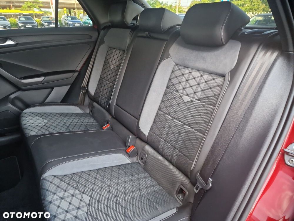 Volkswagen T-Roc - 17