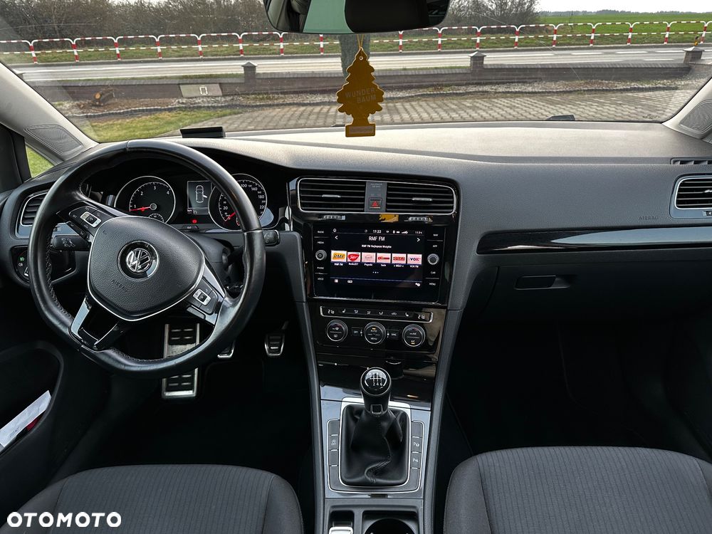 Volkswagen Golf 2.0 TDI Sound - 20