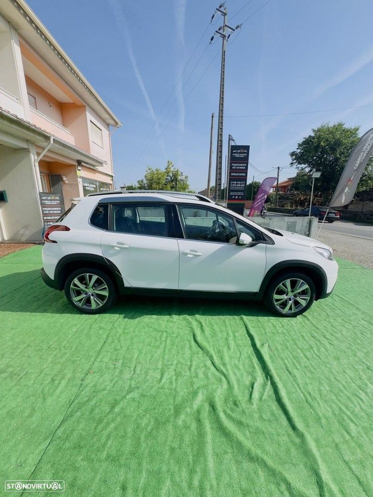 Peugeot 2008 1.2 PureTech Allure - 5